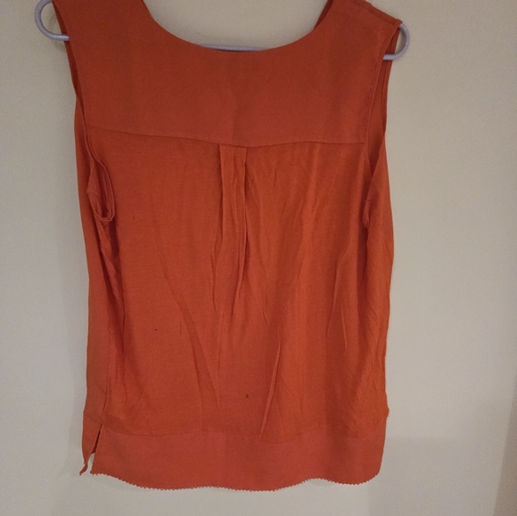 Red tank - Picture 5 of 6